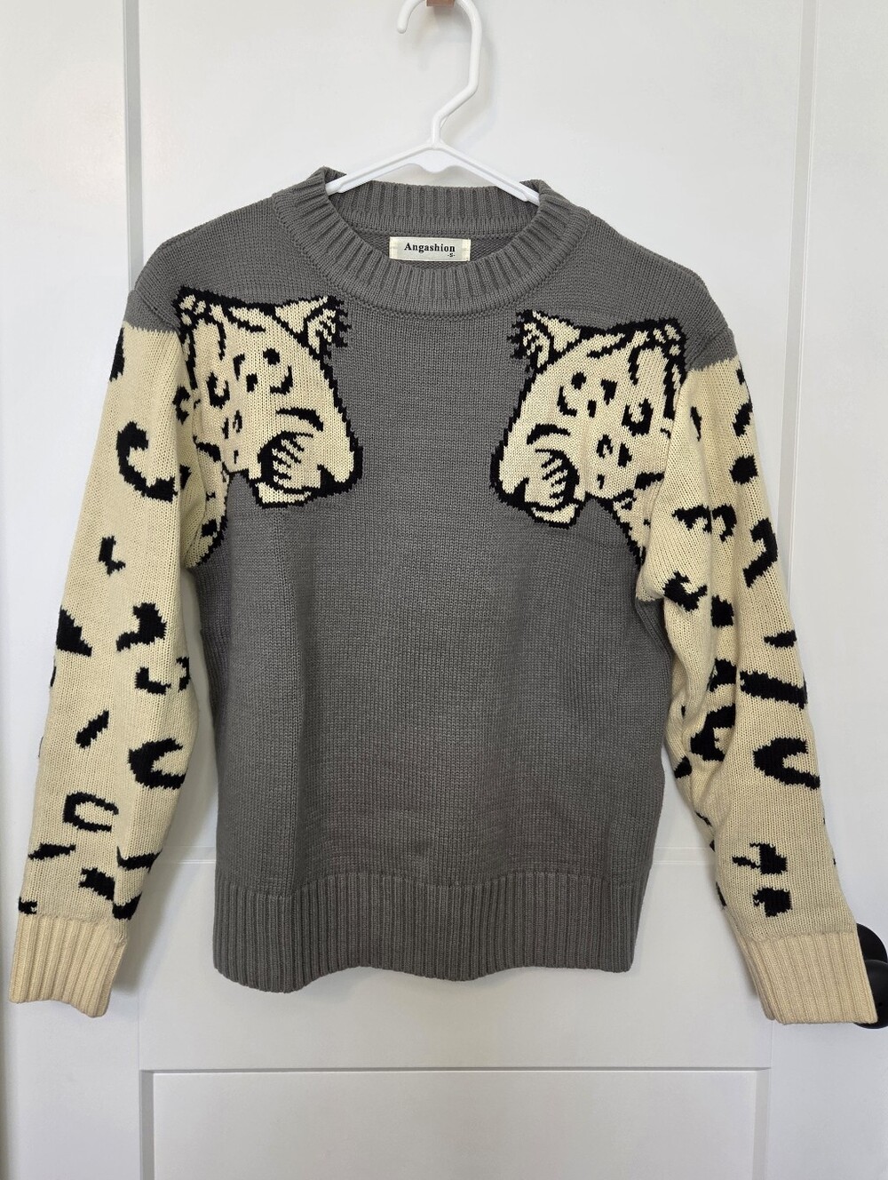Angashion Gray Crewneck Sweater with Cream Leopard Sleeves. Size S. #AH